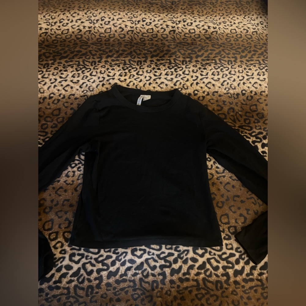 H&M Divided Black Long Sleeve